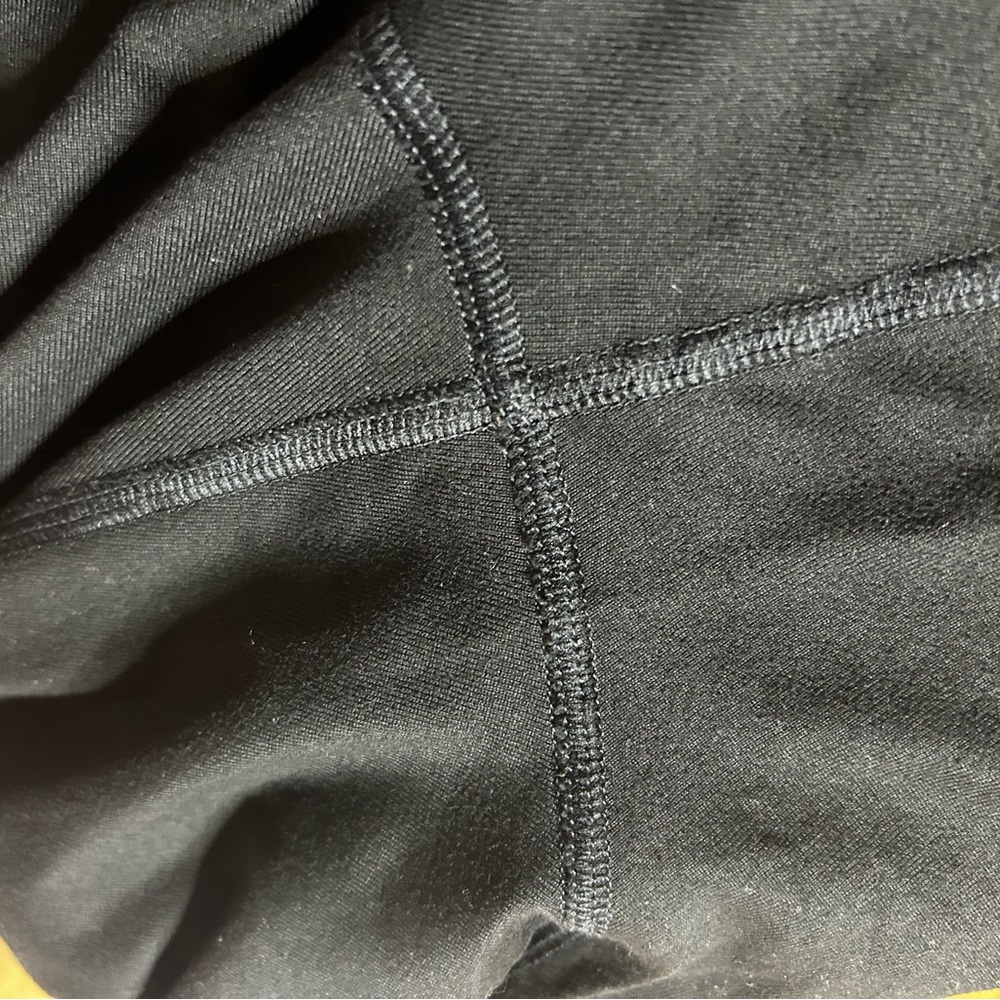✨NWOT✨ PINK Ultimate Black High Waisted Leggings, Size M - Picture 10 of 11